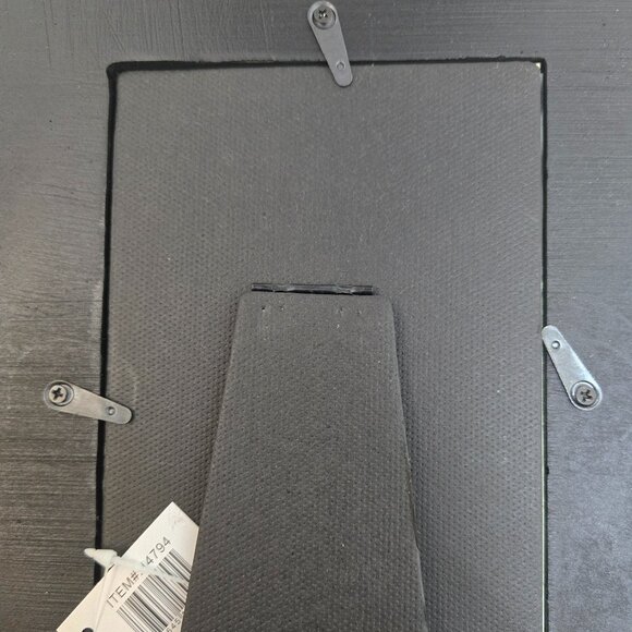 Bigfoot Picture frame.9.5"H x 9.5"W Resin Holds a 4x6 photo with Big Foot - Picture 8 of 14